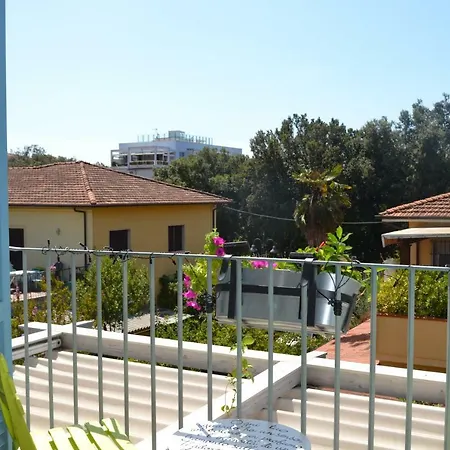Apartment Loft The Sound Of The Sea Pietrasanta